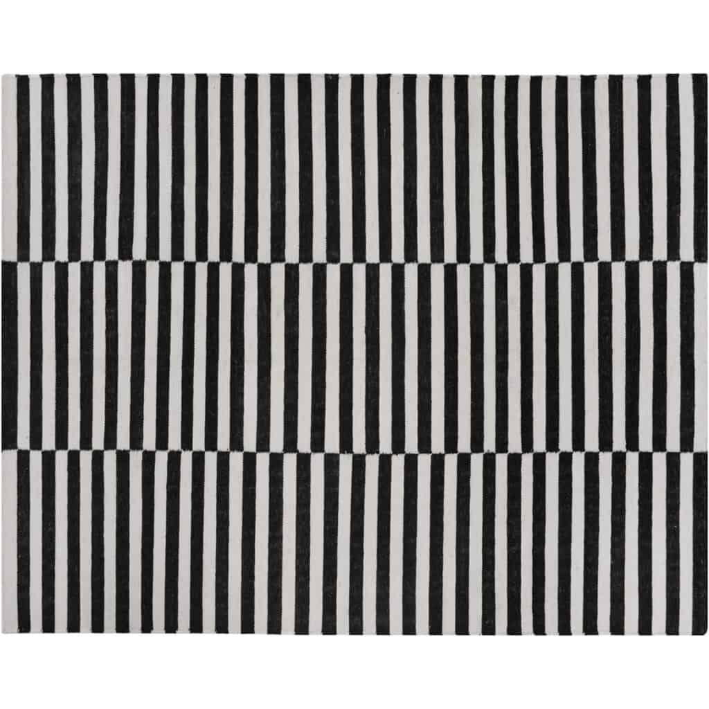 Zigby Hand-Woven Rug - Black / Ivory - 8' X 10'