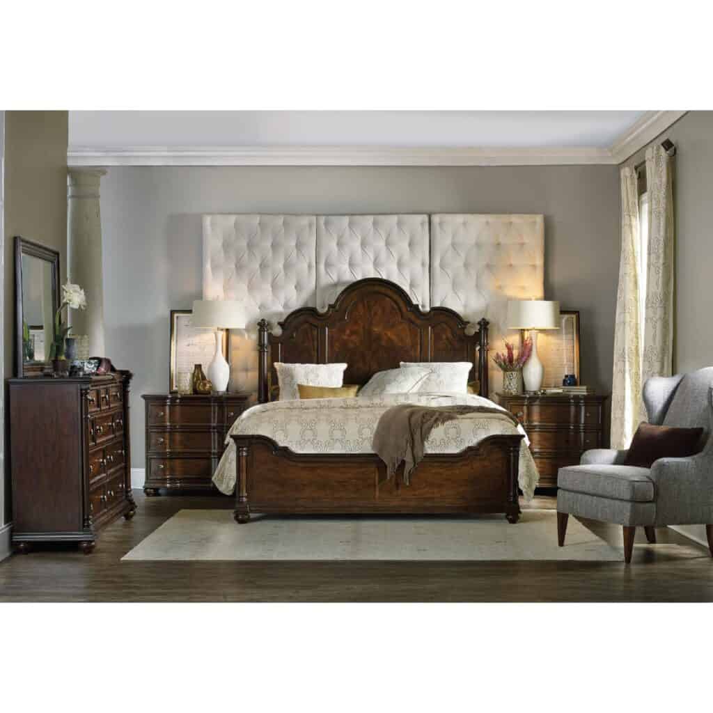 Leesburg King Poster Bed 5381-90666 5381 90666room