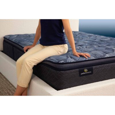 Serta Perfect Sleeper Picturesque Firm Pillow Top King Mattress 850005606-1060 6324 2396 4357 SE23 NL PerfectSleeper Innerspring Level 2 Picturesque FMPT Room PressureDetail 230119 0796