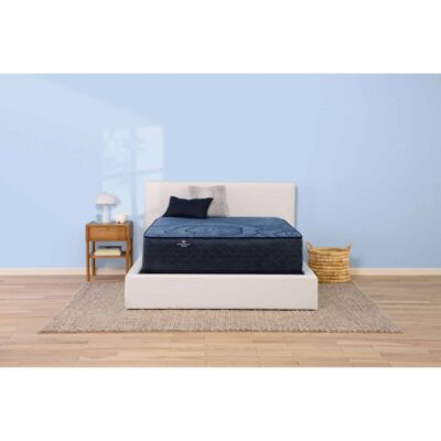 Serta Perfect Sleeper Northern Nights Plush King Mattress 850003318-1060 6334 2399 4360 SE23 NL PerfectSleeper Smooth Hybrid NorthernNights PL Room Front 230120 1008