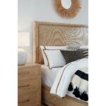 Retreat California King Cane Panel Bed 6950-90260-80 6950 90266 80 detail