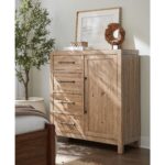 Vineyard Row Four-Drawer Door Chest 6952-90010-80 6952 90010 80 room2