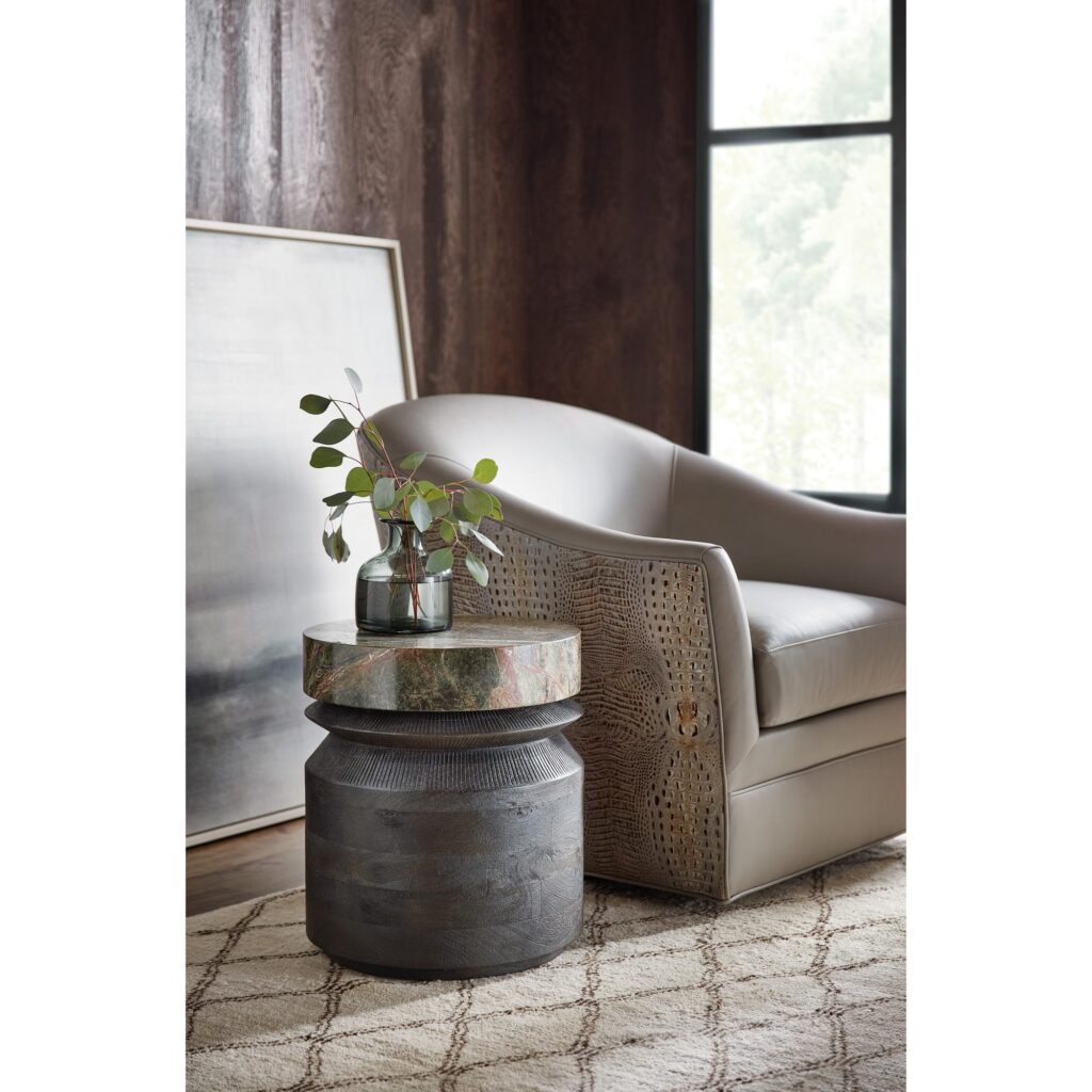 Commerce and Market Valor Accent Table - Image 4
