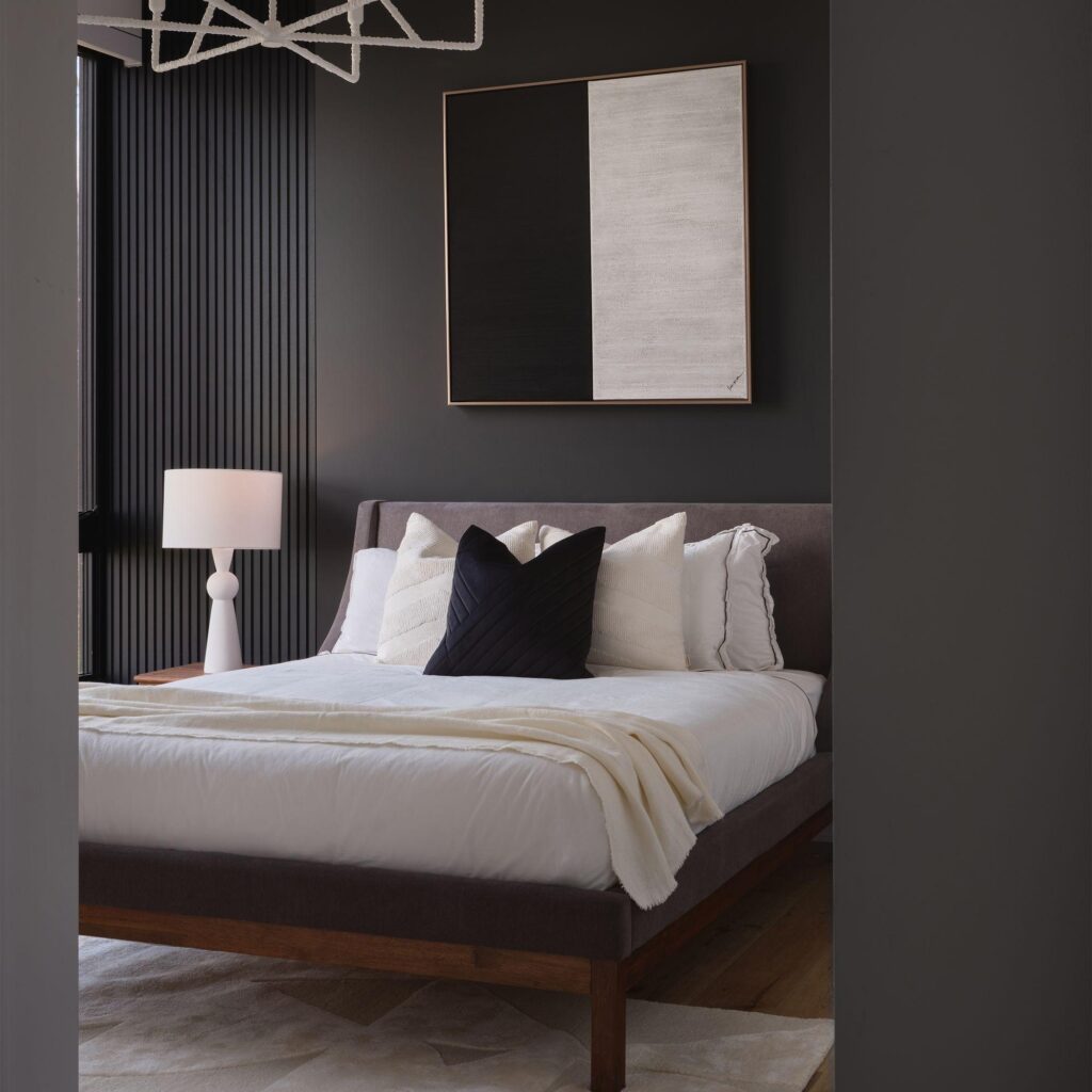 Petra Table Lamp - Image 4