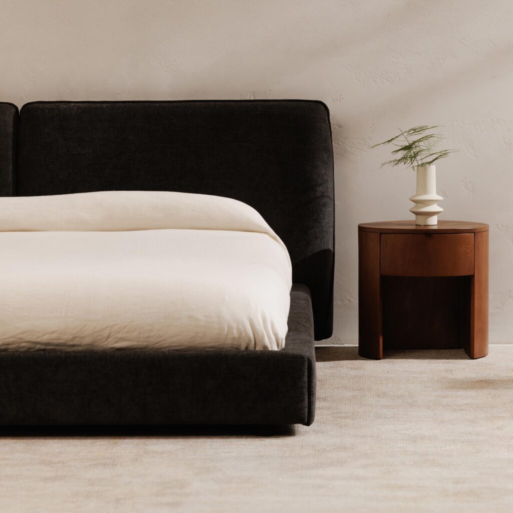 Zeppelin Queen Bed - Image 13