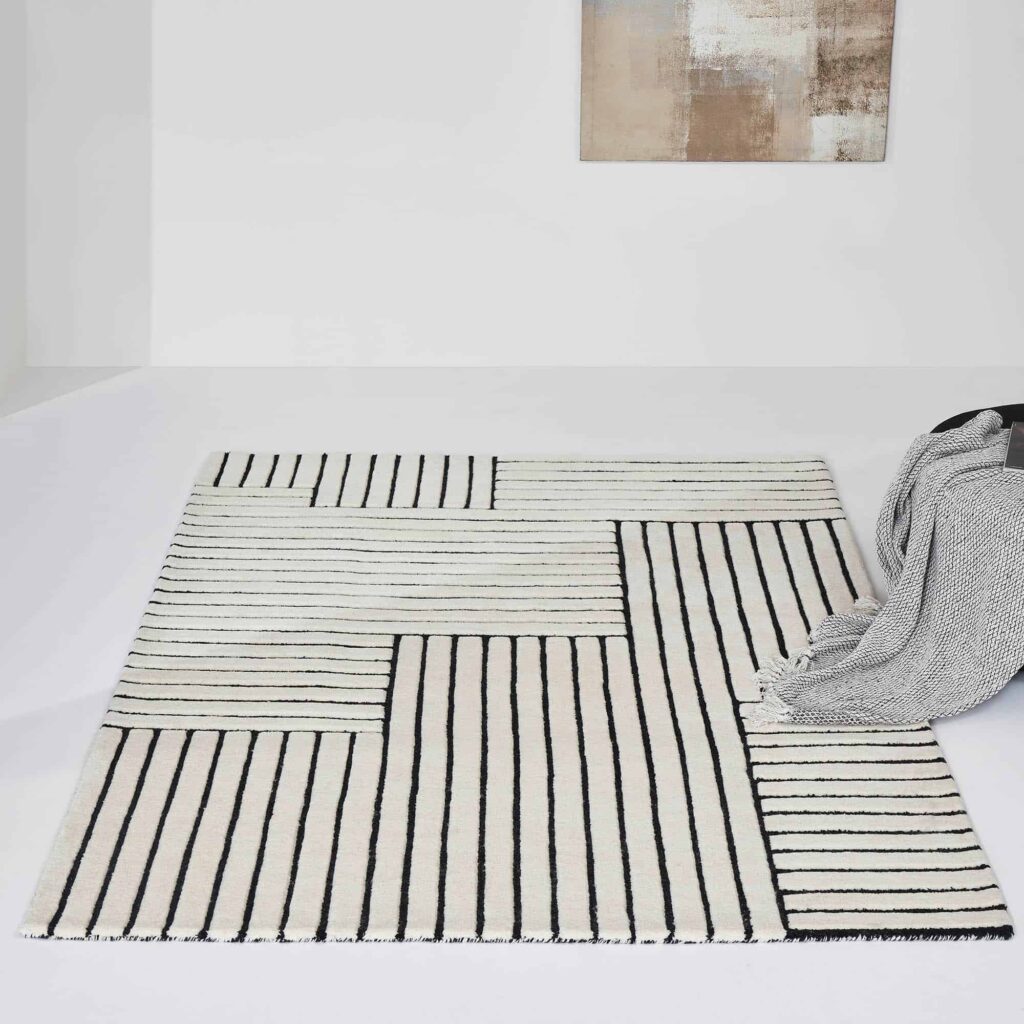 ARCTICA 5' x 7' Rug - Image 4